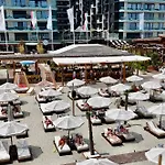 Tropical Casa Del Mar Mamaia Nord Apartment *