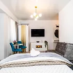 Tropical Casa Del Mar Mamaia Nord Apartment *