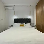 Tropical Casa Del Mar Mamaia Nord Apartment *